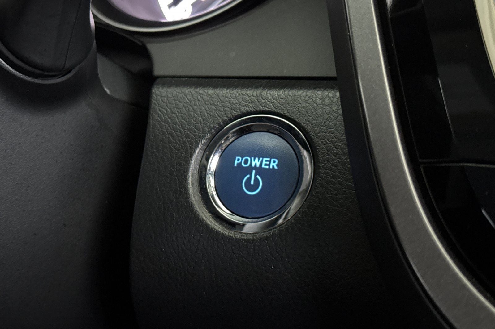 2022 Toyota Camry Hybrid XSE