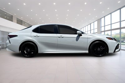 2022 Toyota Camry Hybrid XSE