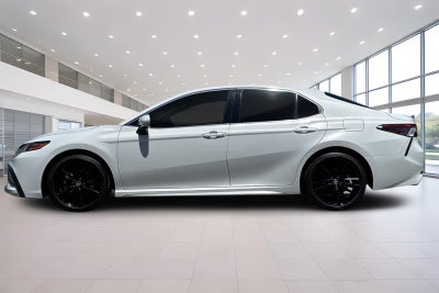 2022 Toyota Camry Hybrid XSE