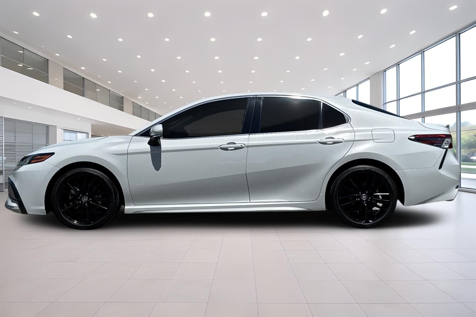 2022 Toyota Camry Hybrid XSE