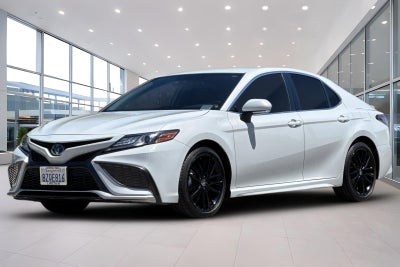 2022 Toyota Camry Hybrid XSE