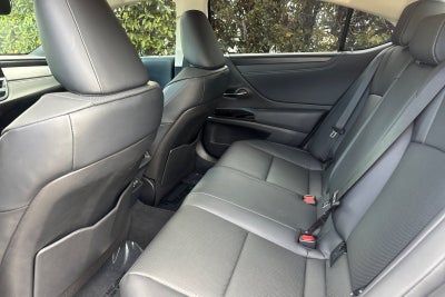 2025 Lexus ES 300h