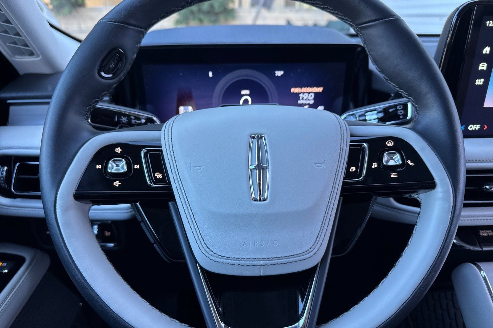 2025 Lincoln Aviator Reserve Equipment Group 200A