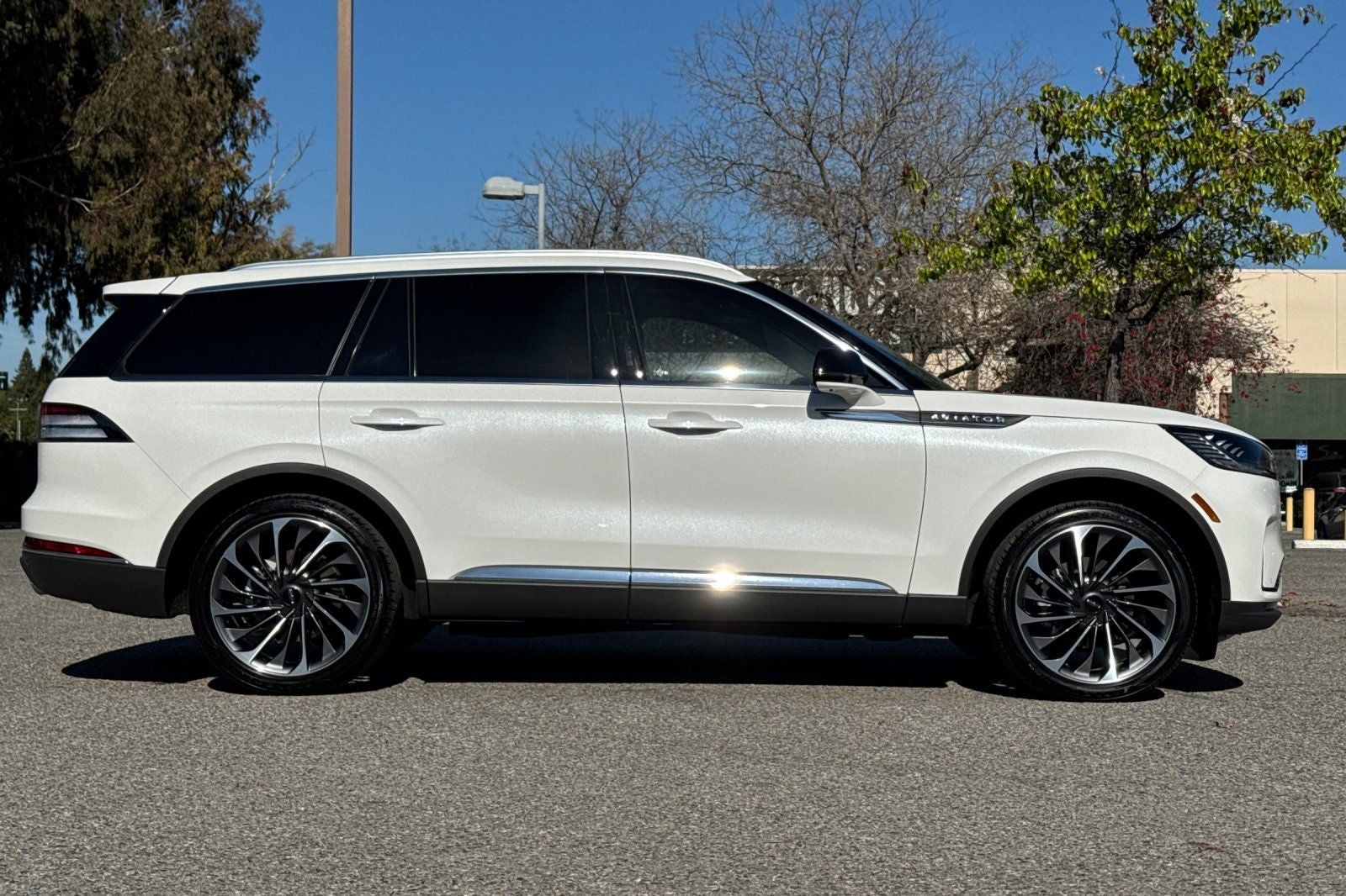 2025 Lincoln Aviator Reserve Equipment Group 200A