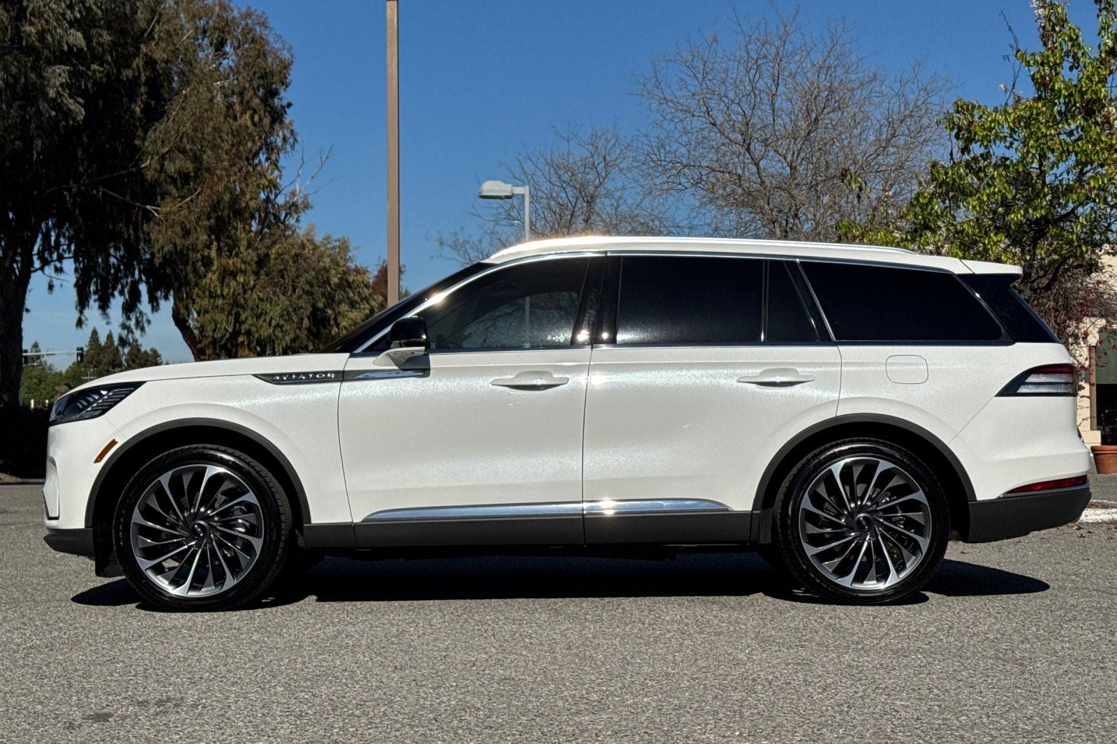 2025 Lincoln Aviator Reserve Equipment Group 200A