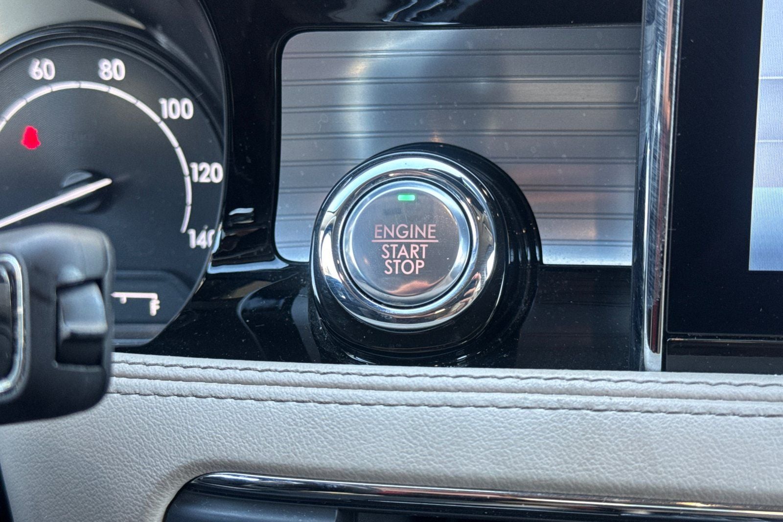 2021 Lincoln Corsair Standard Equipment Group 101A