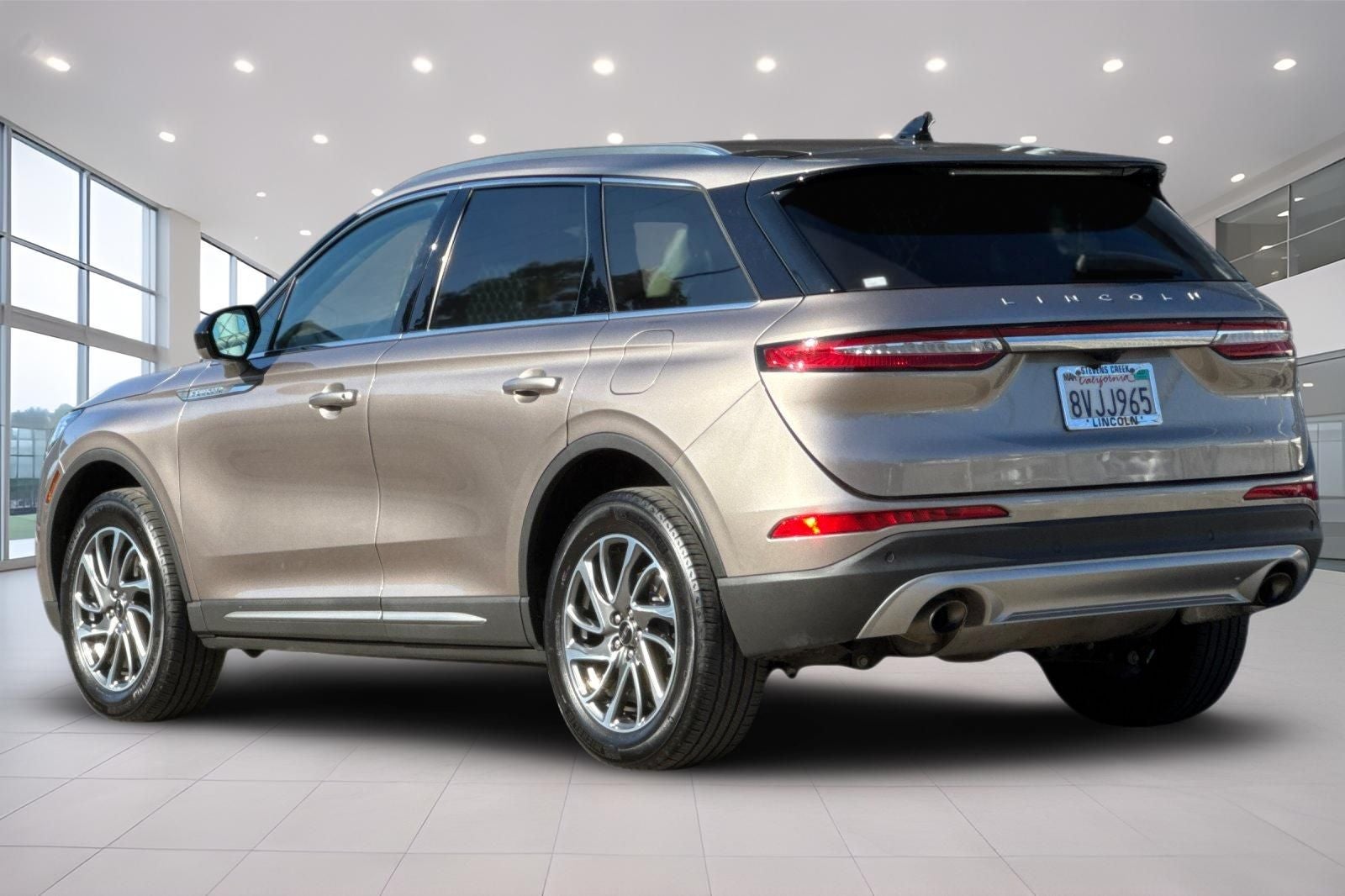 2021 Lincoln Corsair Standard Equipment Group 101A