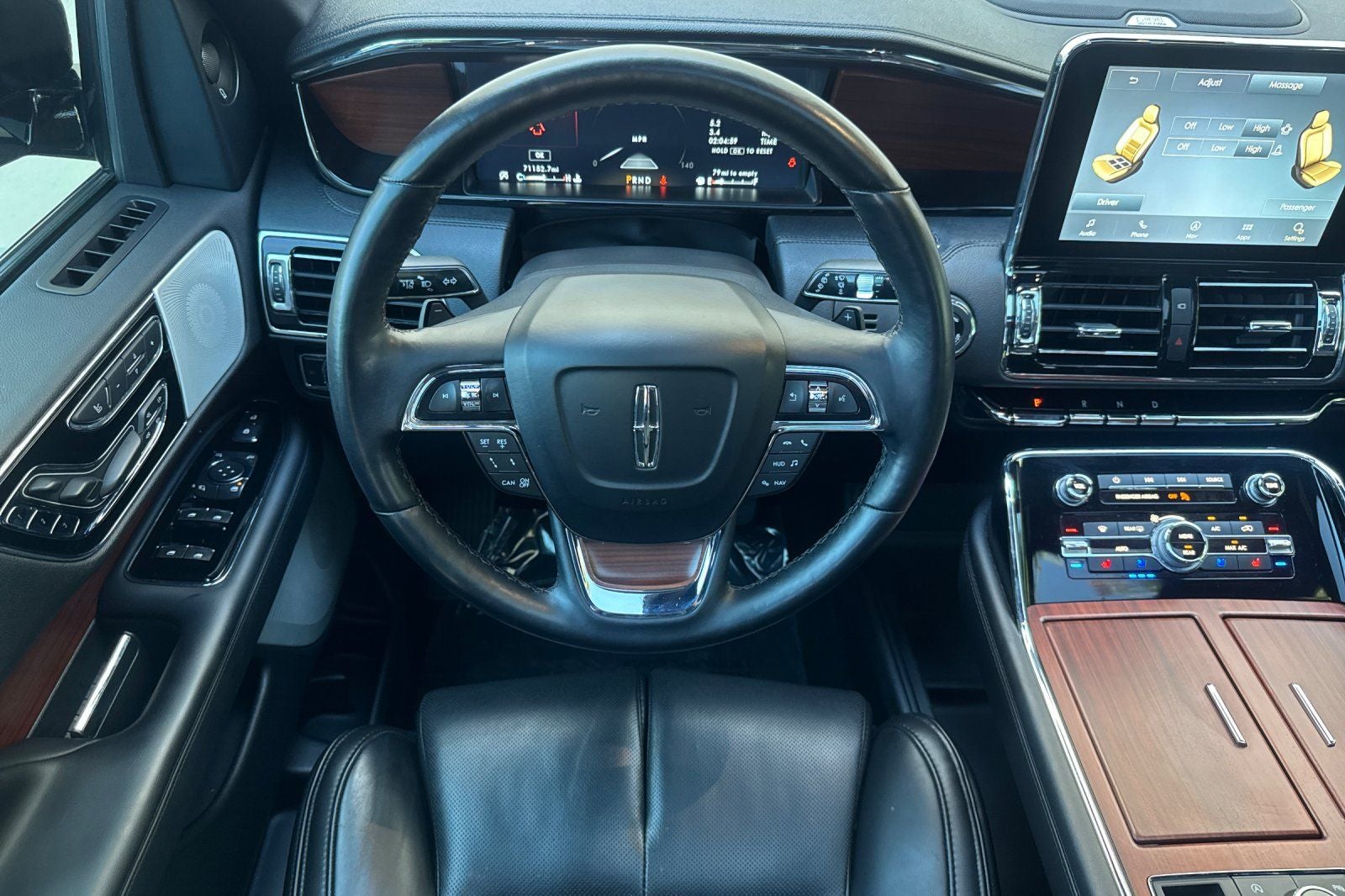 2021 Lincoln Navigator Reserve Equipment Group 208A