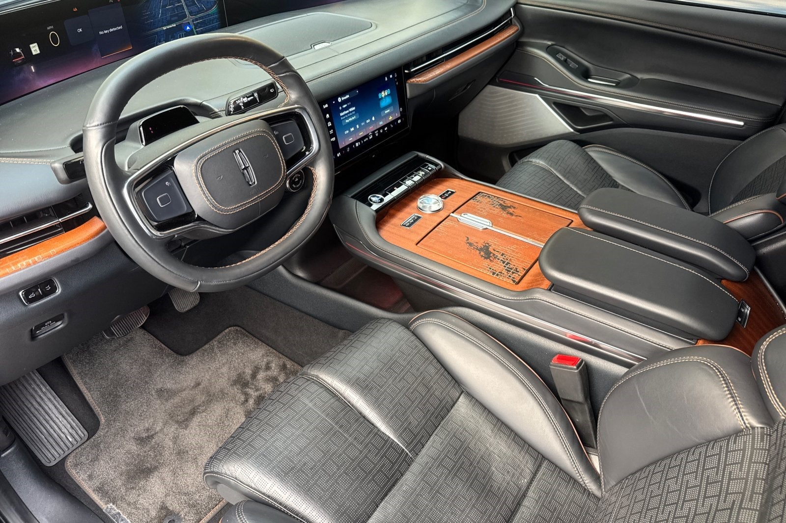 2025 Lincoln Navigator Black Label Equipment Group 800A Black Label