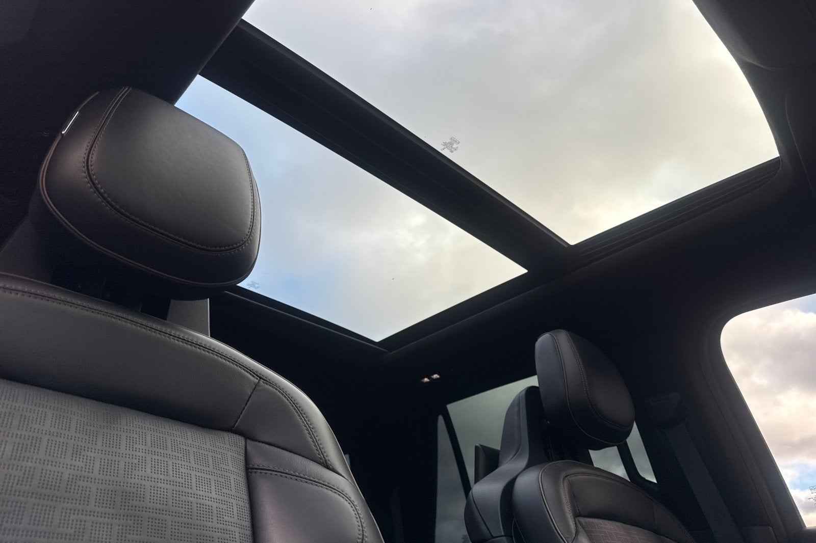 2025 Lincoln Navigator Black Label Equipment Group 800A Black Label