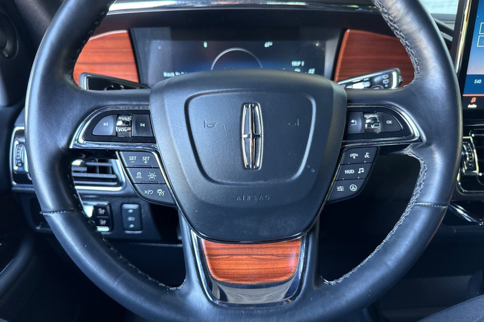 2023 Lincoln Navigator L Reserve