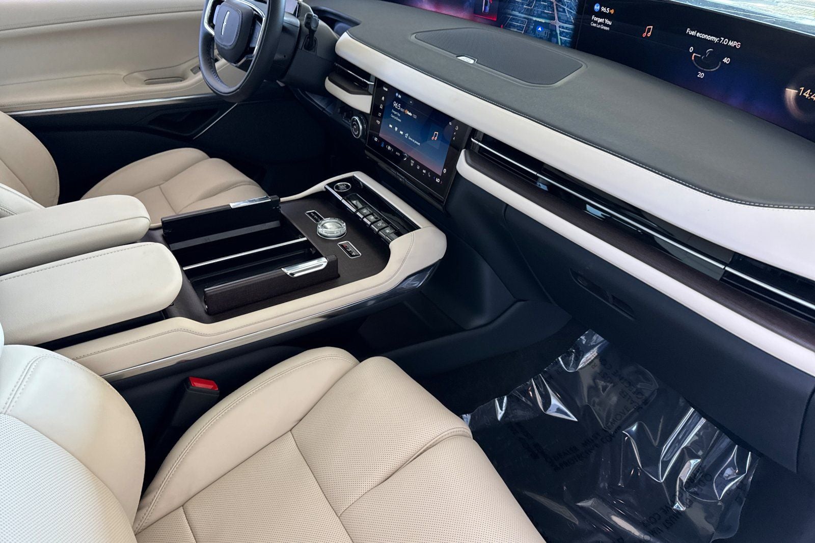 2027 Lincoln Navigator L Reserve