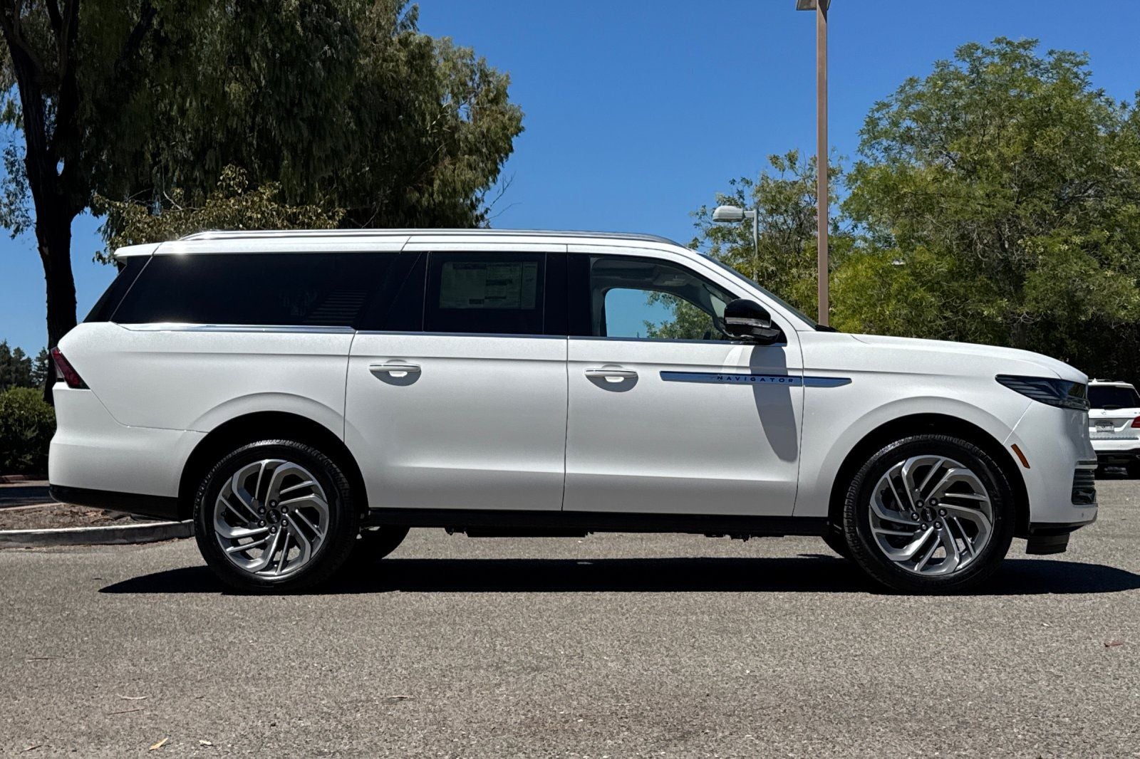 2027 Lincoln Navigator L Reserve