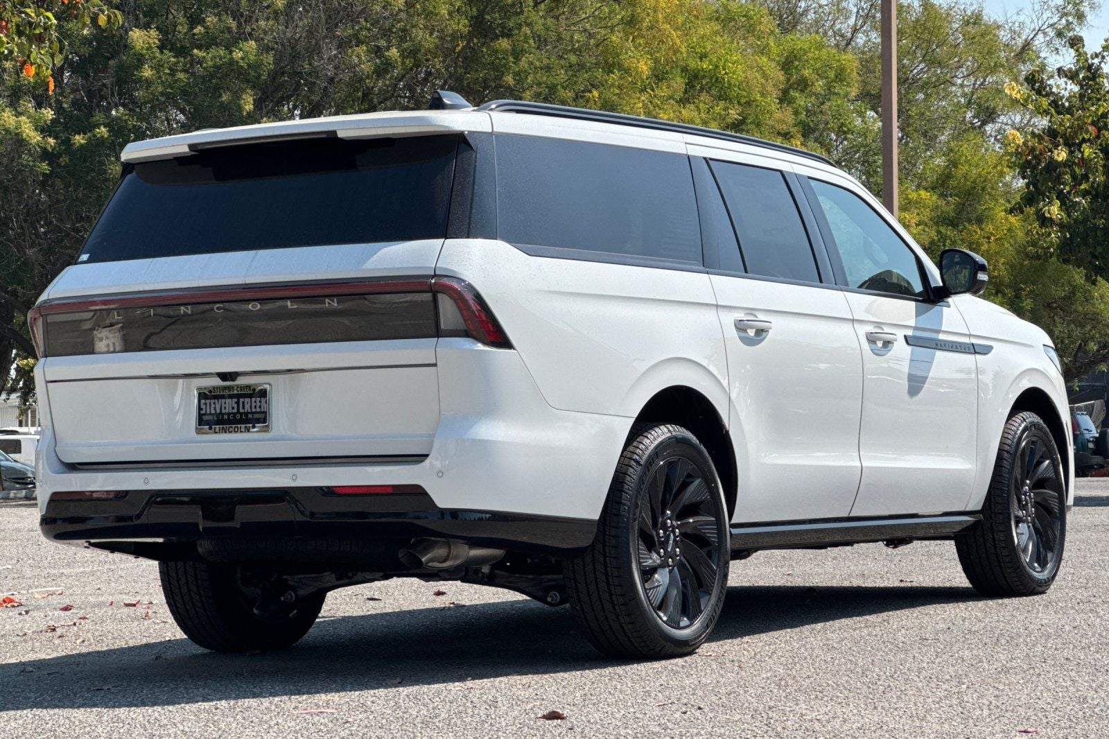 2027 Lincoln Navigator L Reserve