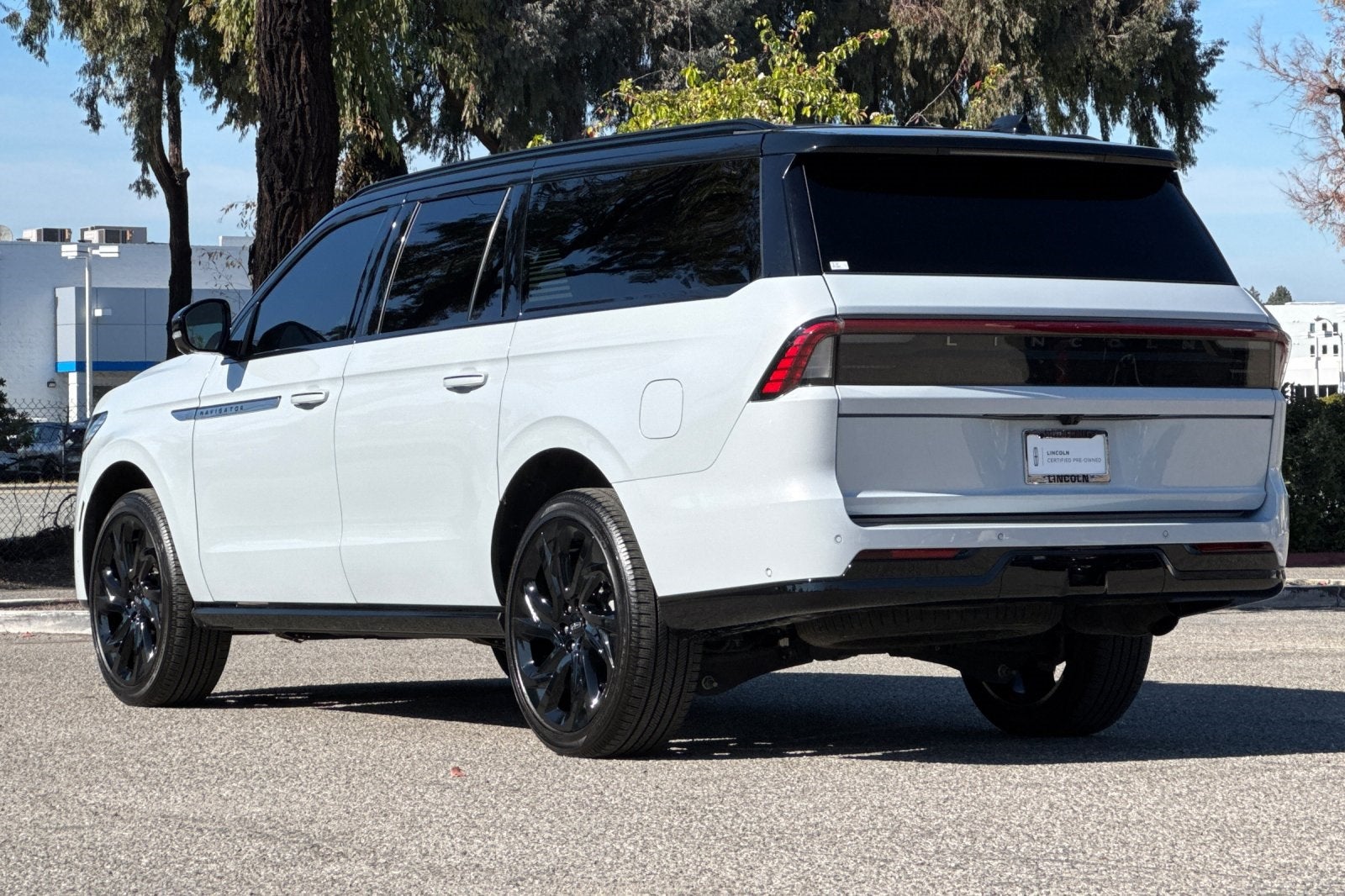 2025 Lincoln Navigator L Reserve Equipment Group 202A Reserve II