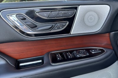 2021 Lincoln Navigator L Reserve Equipment Group 208A Reserve Monochromatic