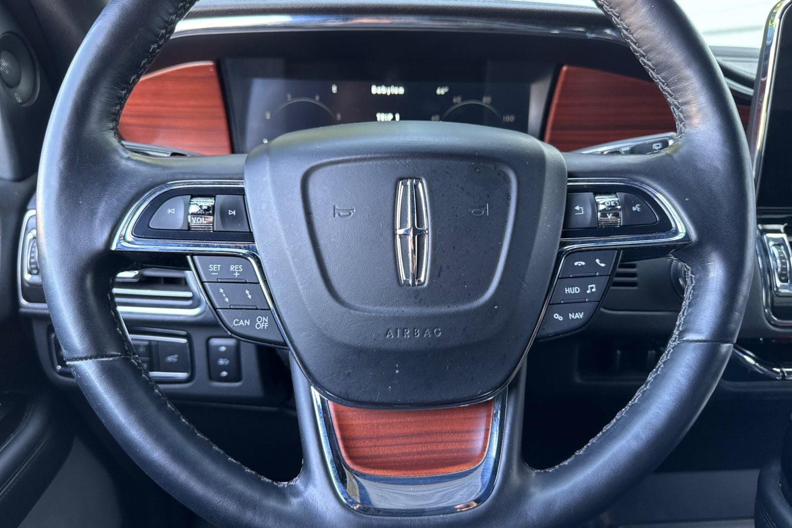 2021 Lincoln Navigator L Reserve Equipment Group 208A Reserve Monochromatic