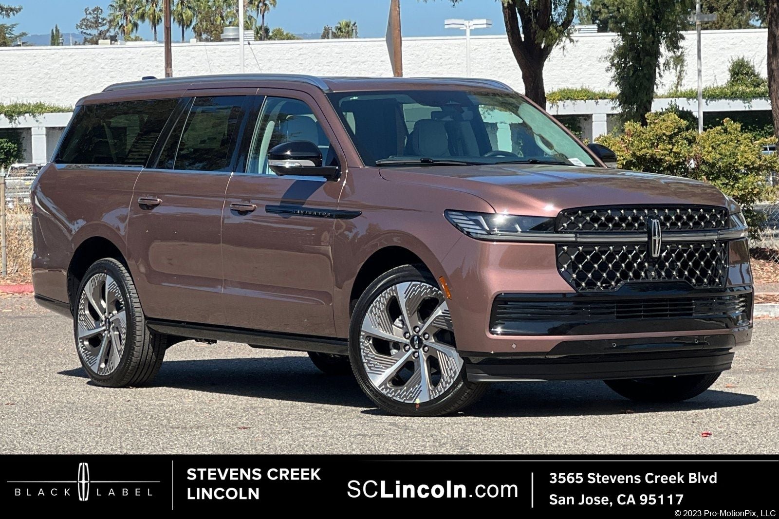 2027 Lincoln Navigator L Black Label