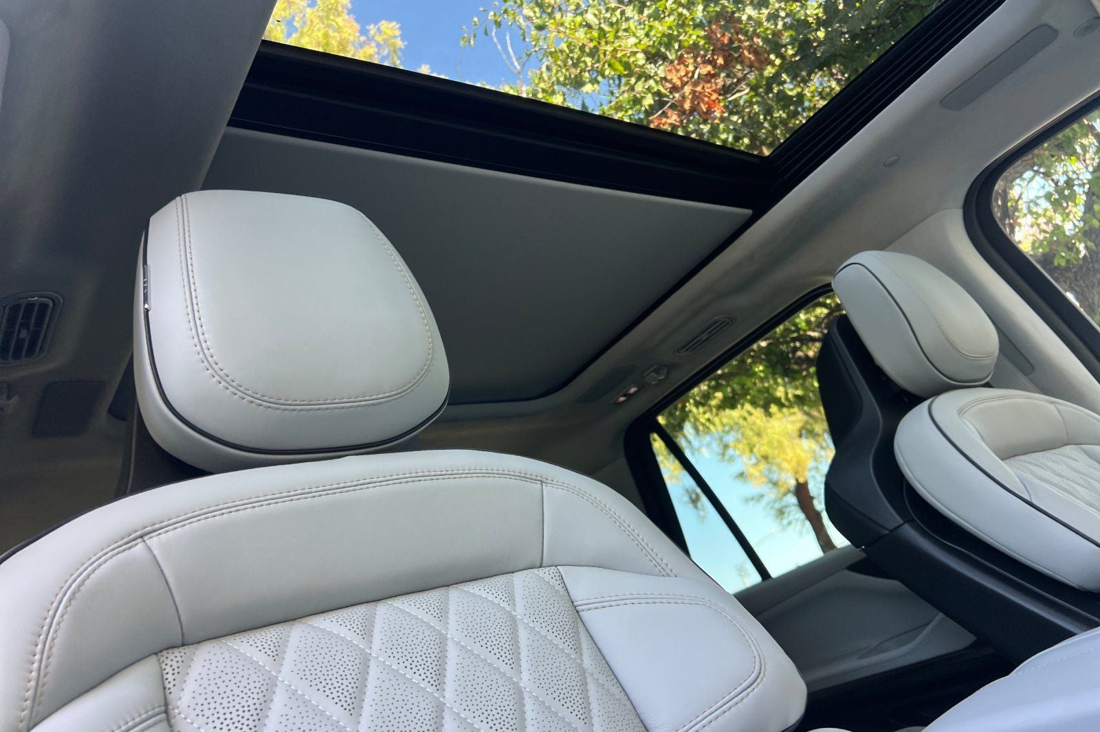2027 Lincoln Navigator L Black Label