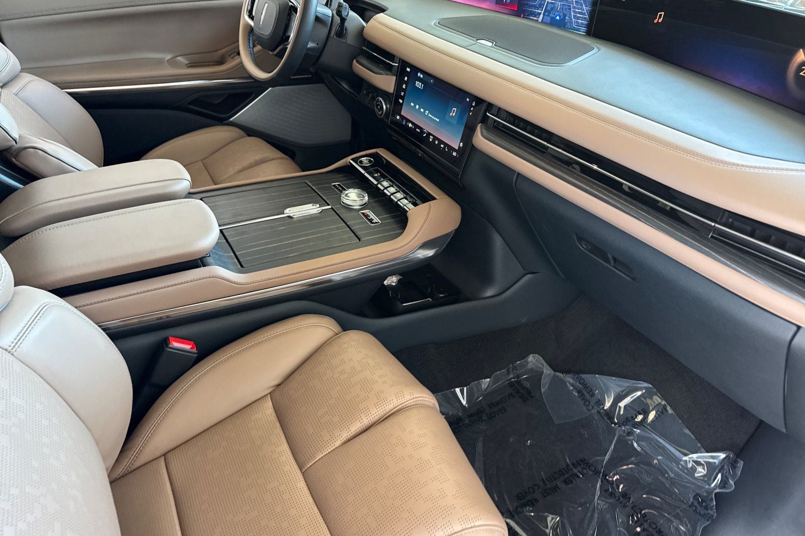 2027 Lincoln Navigator L Black Label