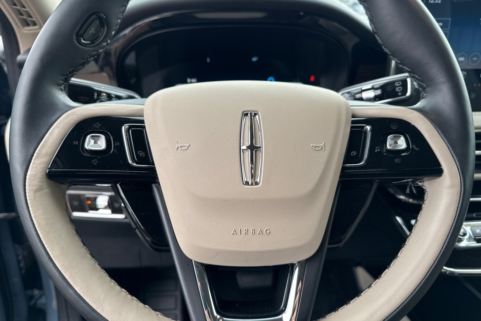 2025 Lincoln Corsair Plug-In Hybrid Grand Touring Equipment Group 302A