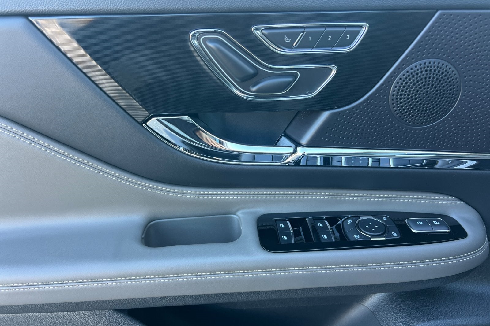 2025 Lincoln Corsair Plug-In Hybrid Grand Touring Equipment Group 301A