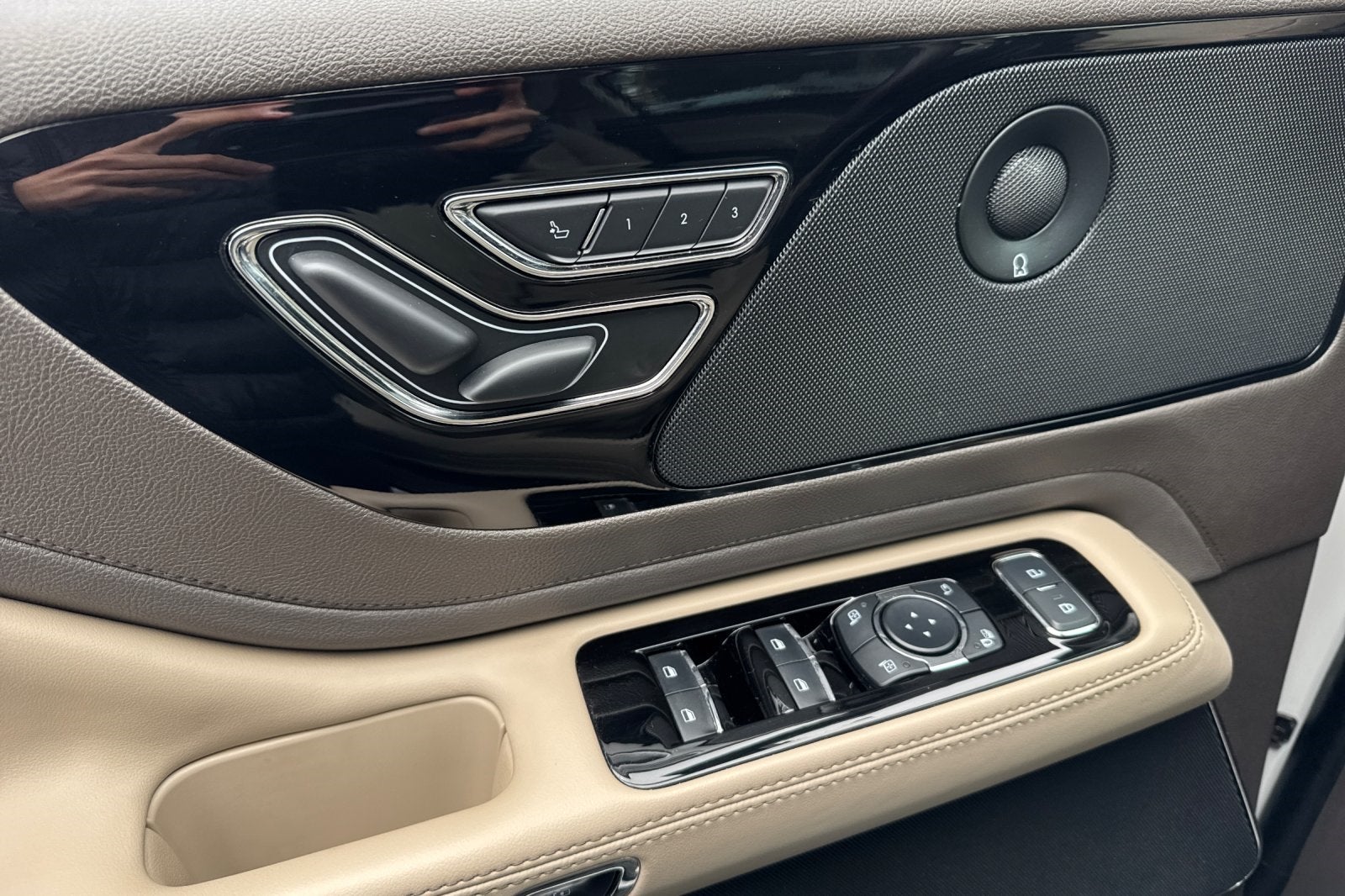 2023 Lincoln Aviator Plug-In Hybrid Grand Touring Equipment Group 301A