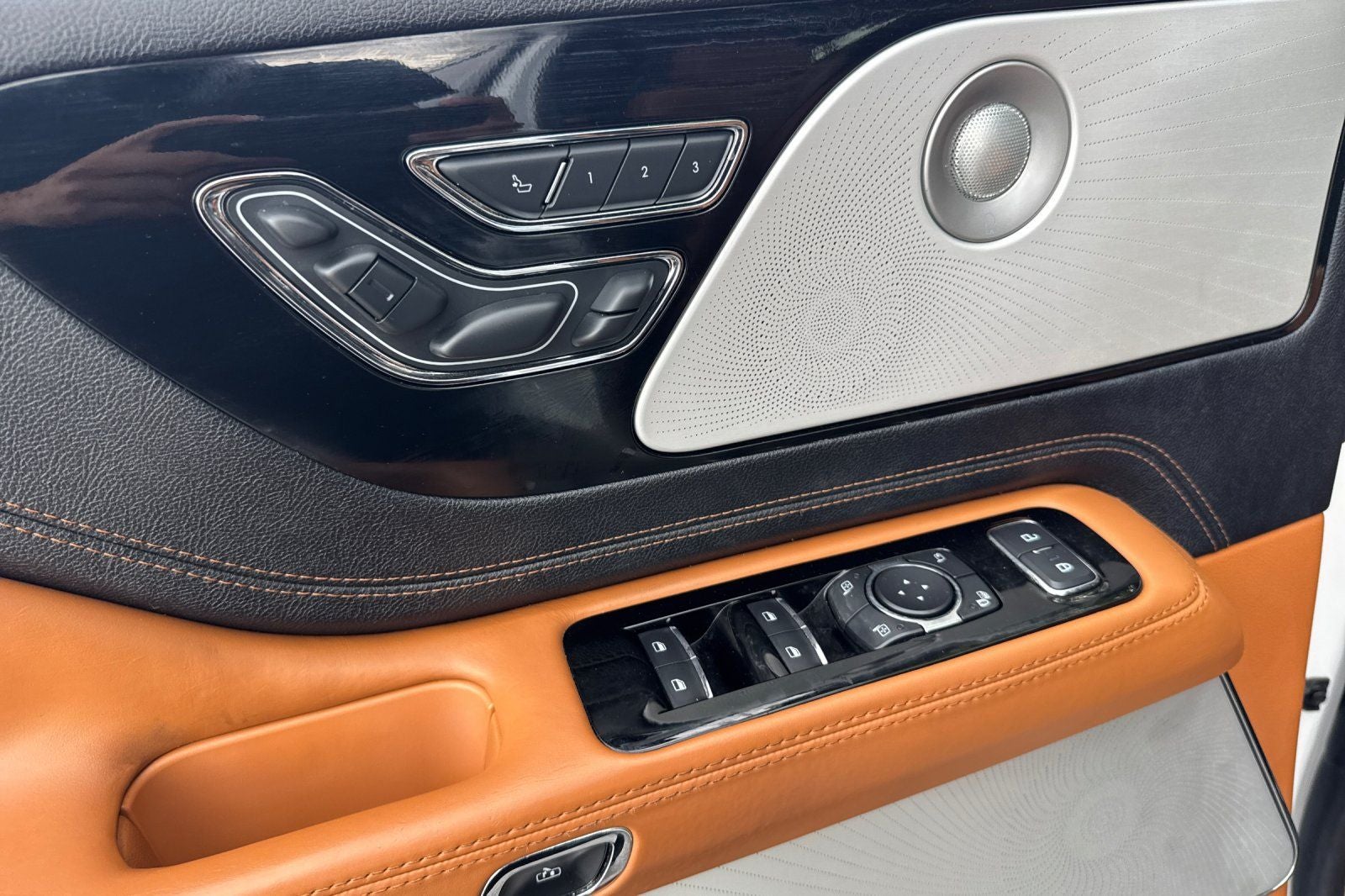 2022 Lincoln Aviator Plug-In Hybrid Black Label Grand Touring