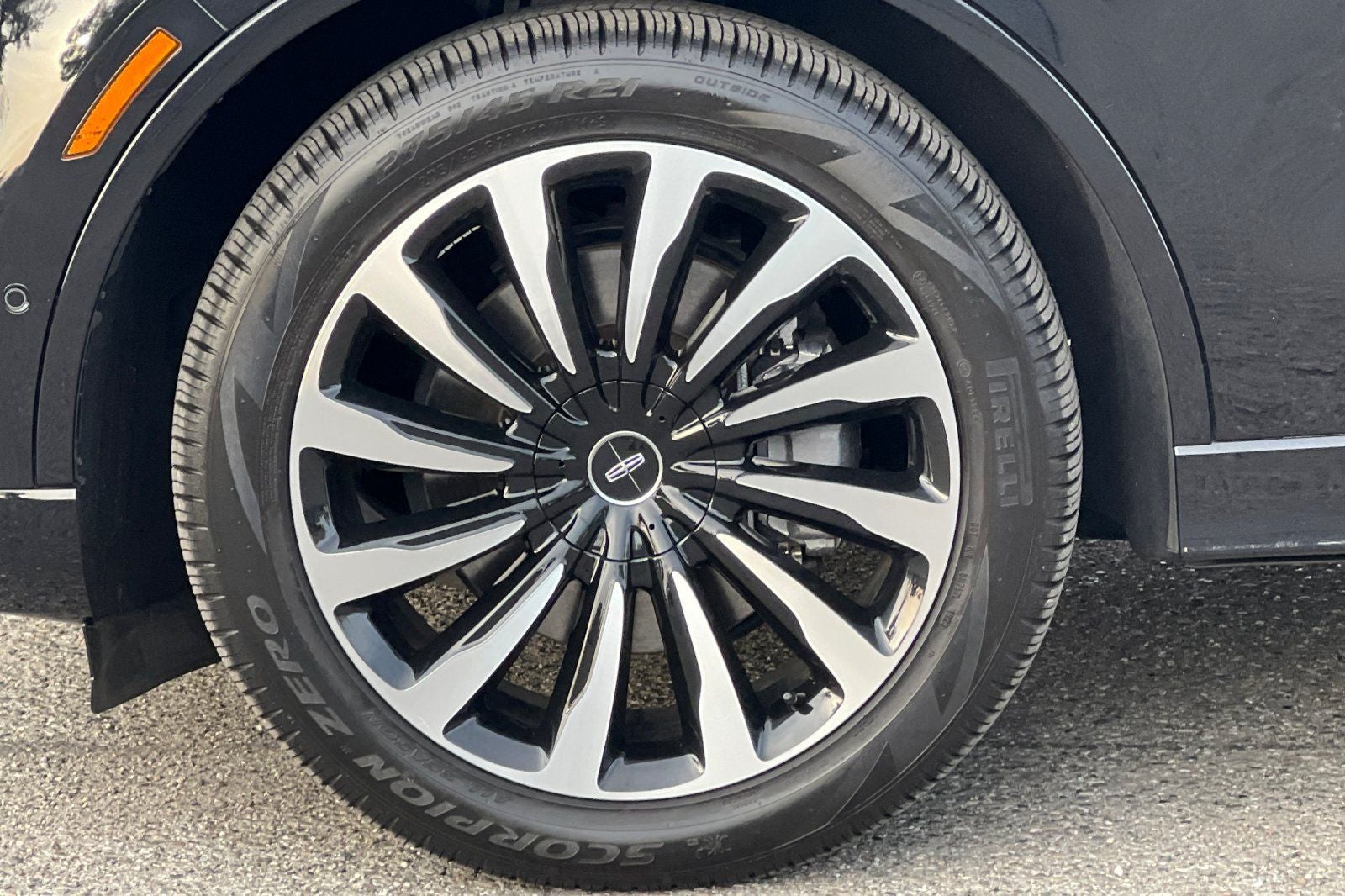 2023 Lincoln Aviator Plug-In Hybrid Black Label Grand Touring Equipment Group 900A