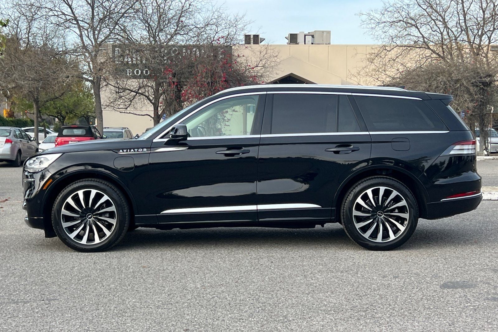 2023 Lincoln Aviator Plug-In Hybrid Black Label Grand Touring Equipment Group 900A
