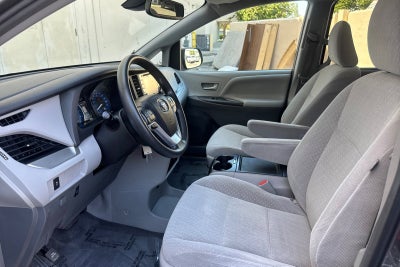 2018 Toyota Sienna LE 8 Passenger