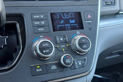 2018 Toyota Sienna LE 8 Passenger