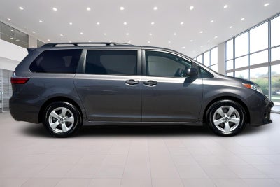 2018 Toyota Sienna LE 8 Passenger