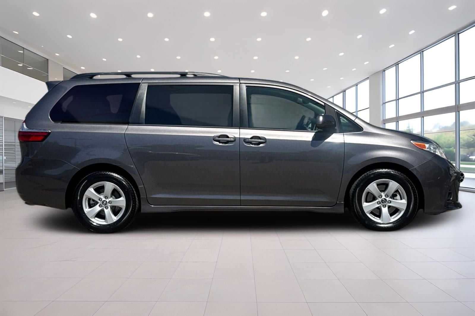2018 Toyota Sienna LE 8 Passenger