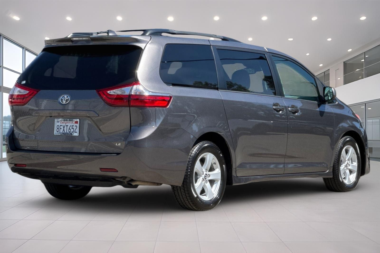 2018 Toyota Sienna LE 8 Passenger