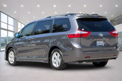 2018 Toyota Sienna LE 8 Passenger