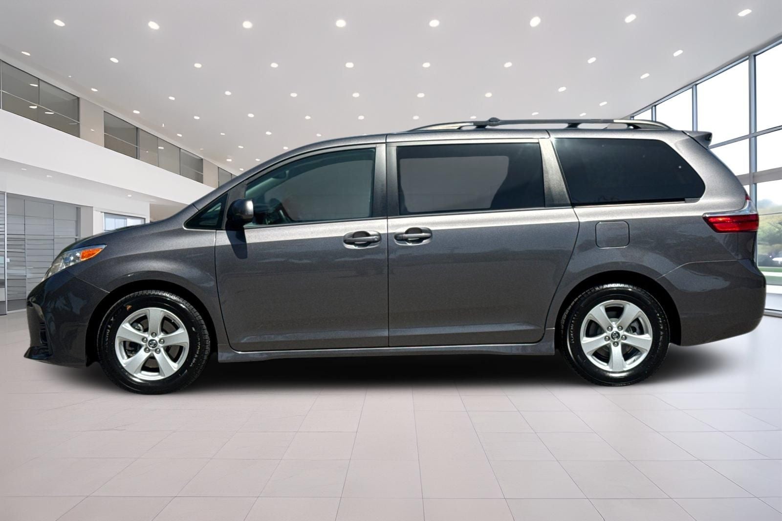 2018 Toyota Sienna LE 8 Passenger