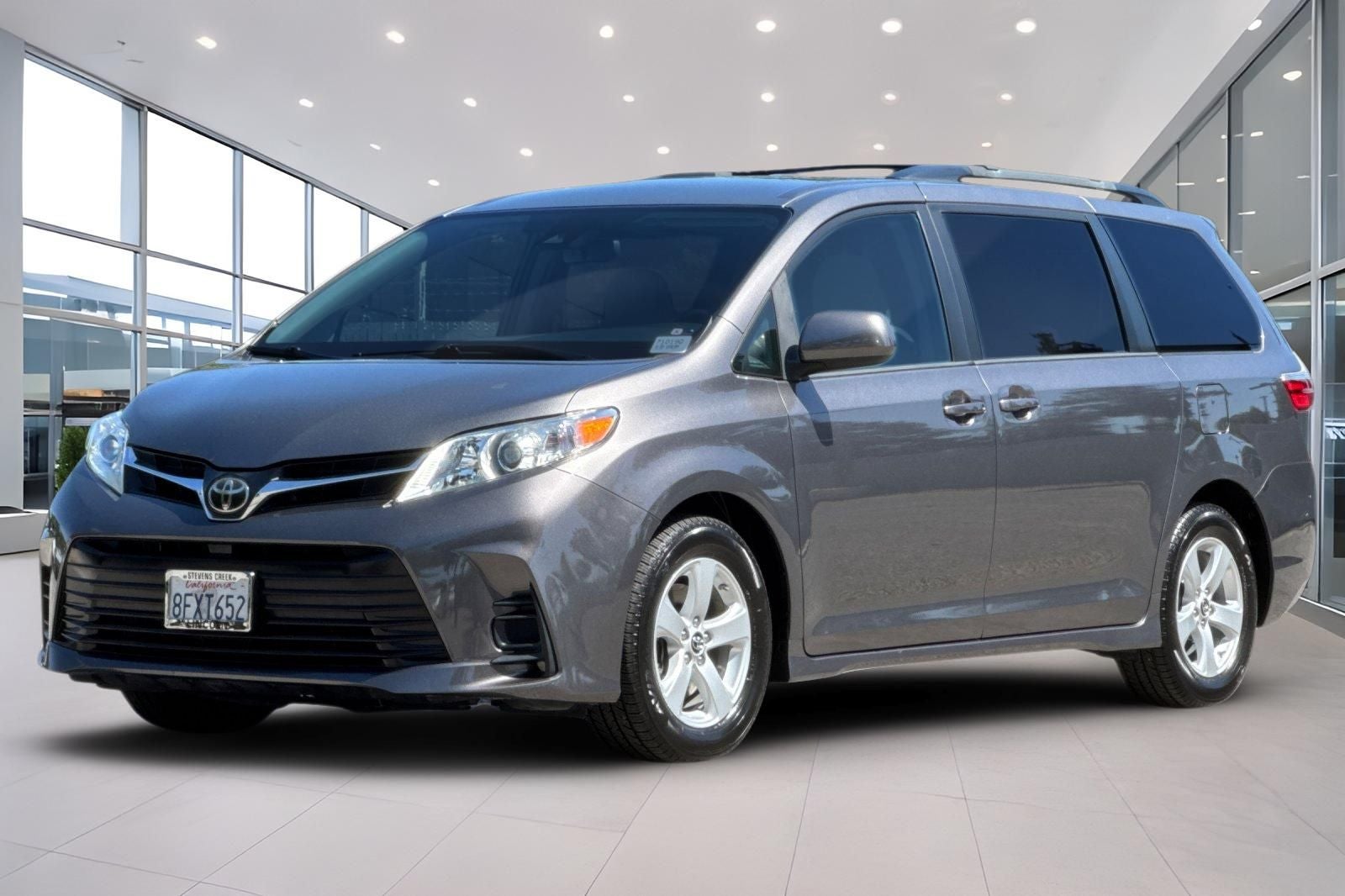 2018 Toyota Sienna LE 8 Passenger