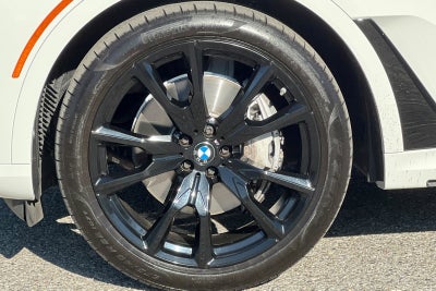 2023 BMW X7 xDrive40i M Sport Package