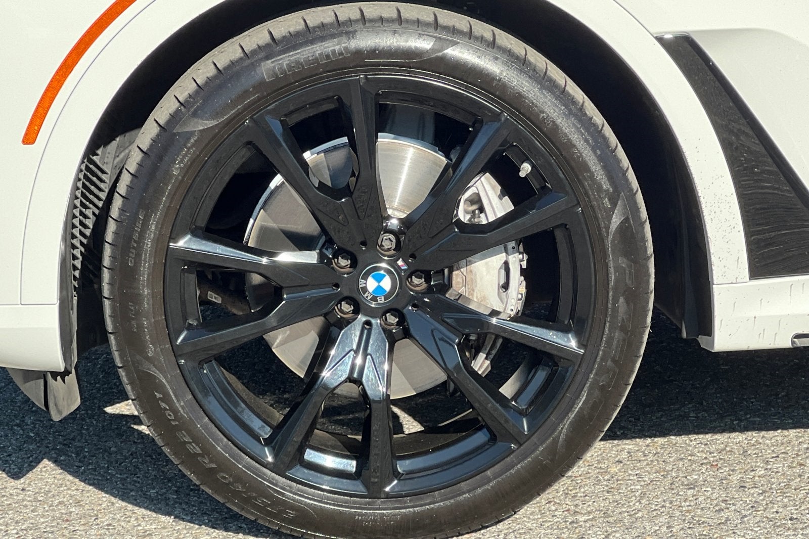 2023 BMW X7 xDrive40i M Sport Package