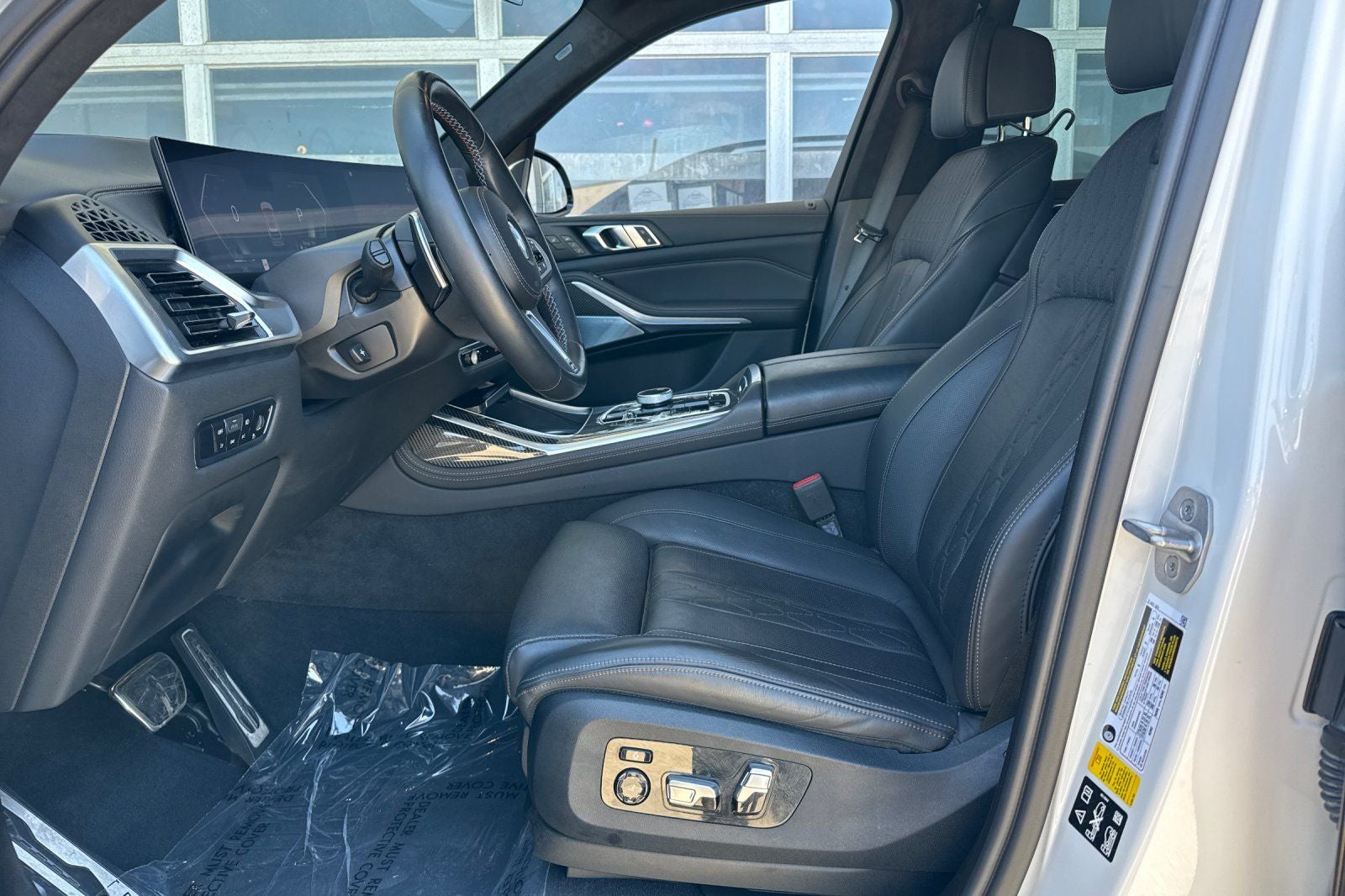 2023 BMW X7 M60i