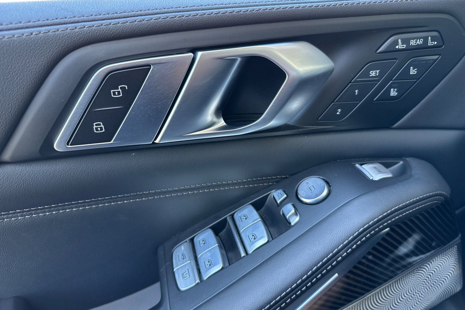 2023 BMW X7 M60i