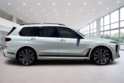 2023 BMW X7 M60i