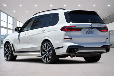 2023 BMW X7 M60i