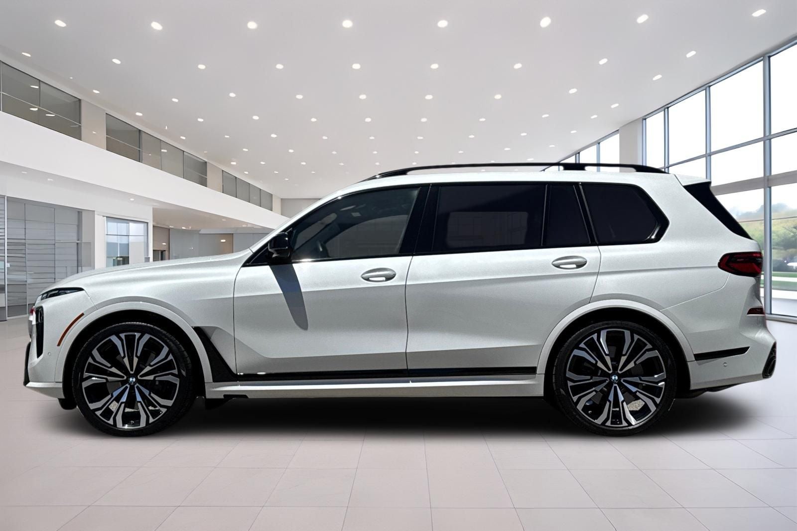 2023 BMW X7 M60i