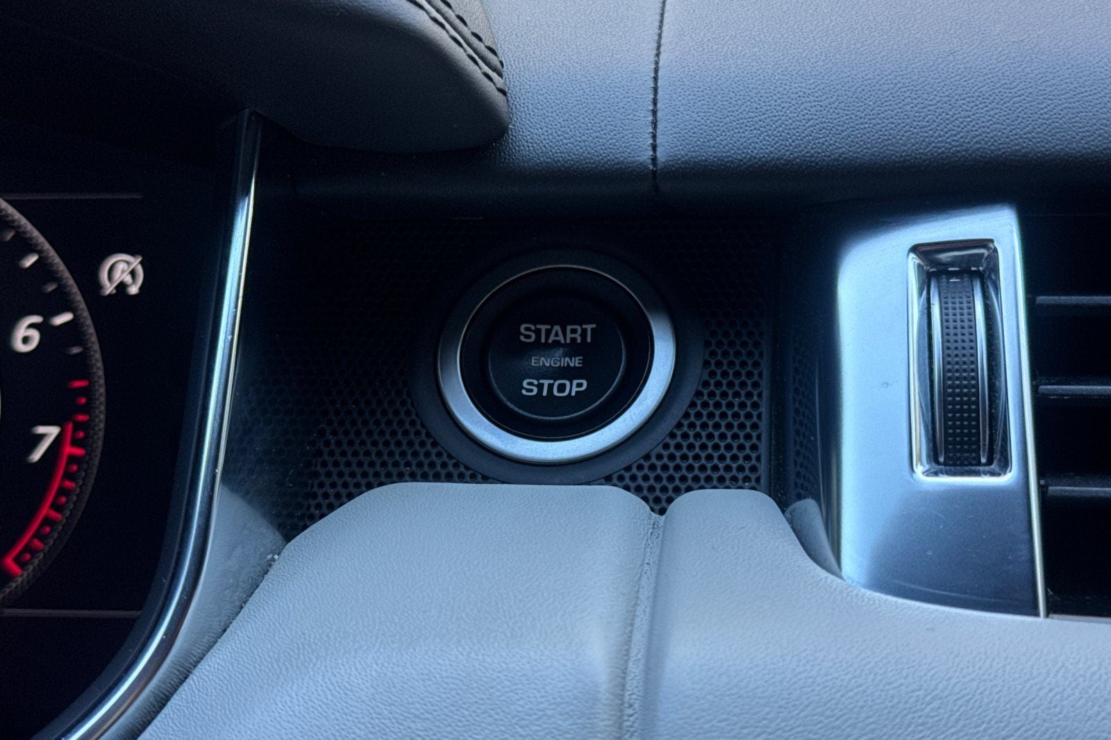 2021 Land Rover Range Rover Sport SVR