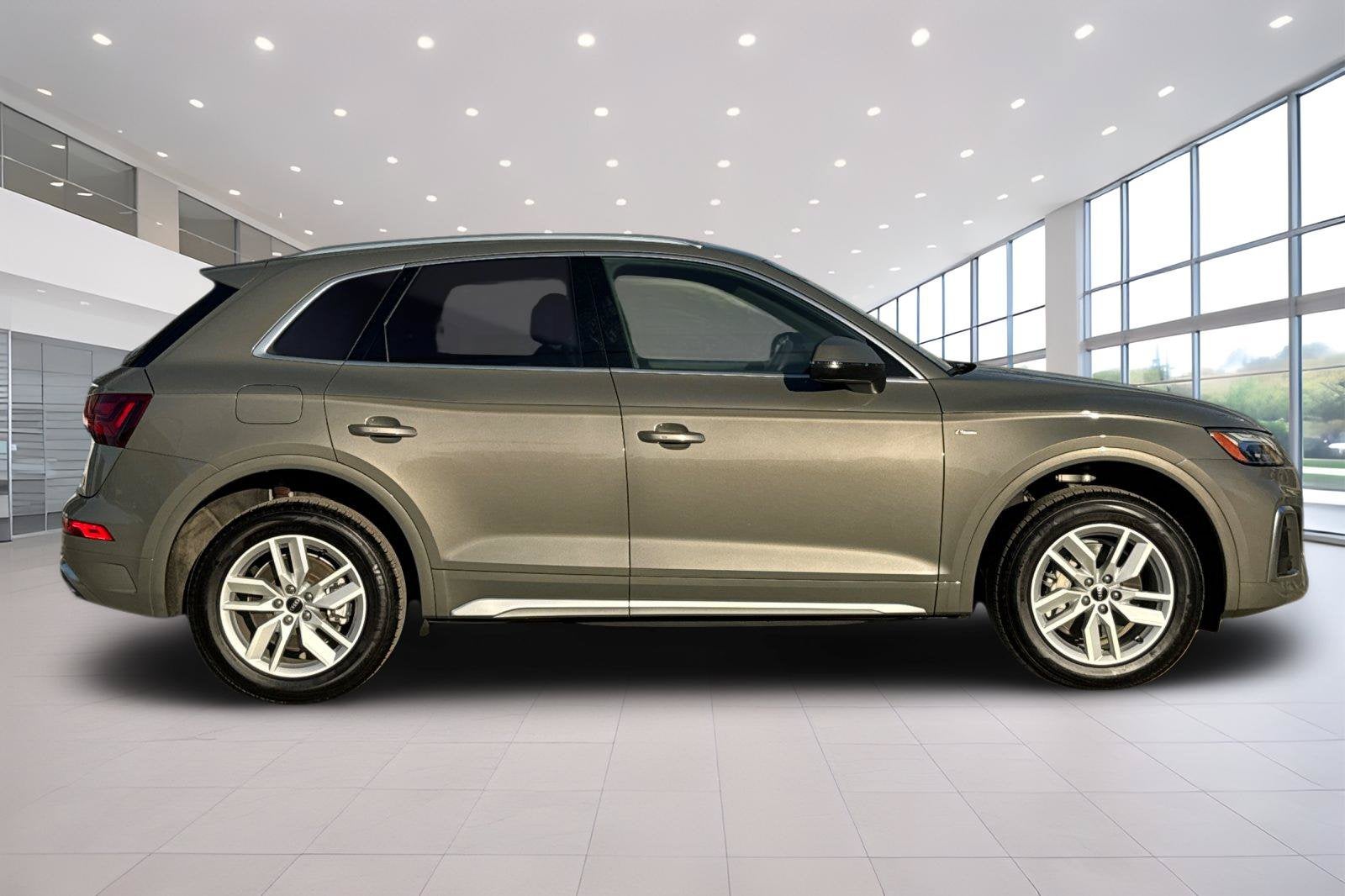 2023 Audi Q5 45 S line Premium quattro LCPO Competitive+
