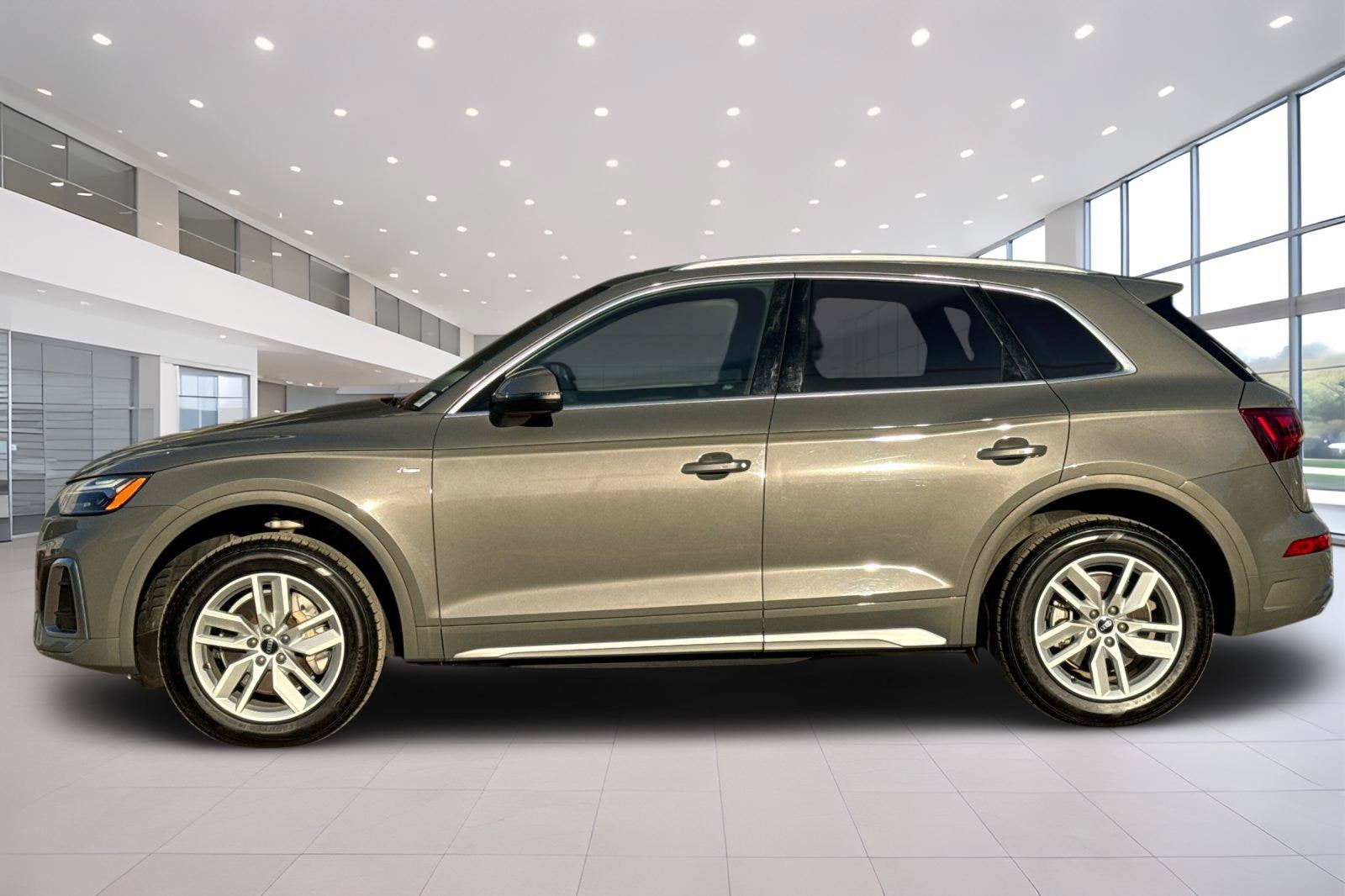 2023 Audi Q5 45 S line Premium quattro LCPO Competitive+