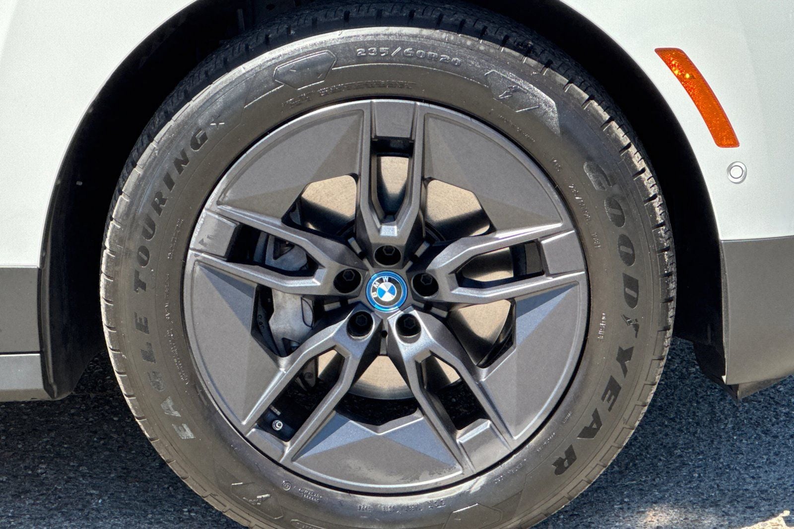 2025 BMW iX xDrive50