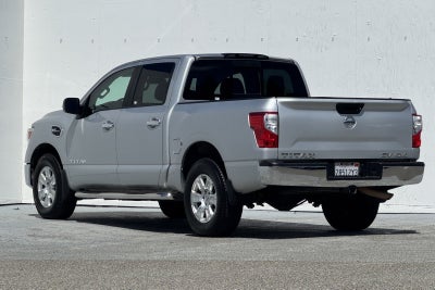 2017 Nissan Titan SV